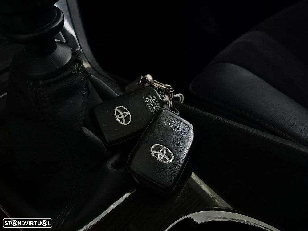 Toyota Avensis SW 2.0 D-4D Exclusive +GPS - 14