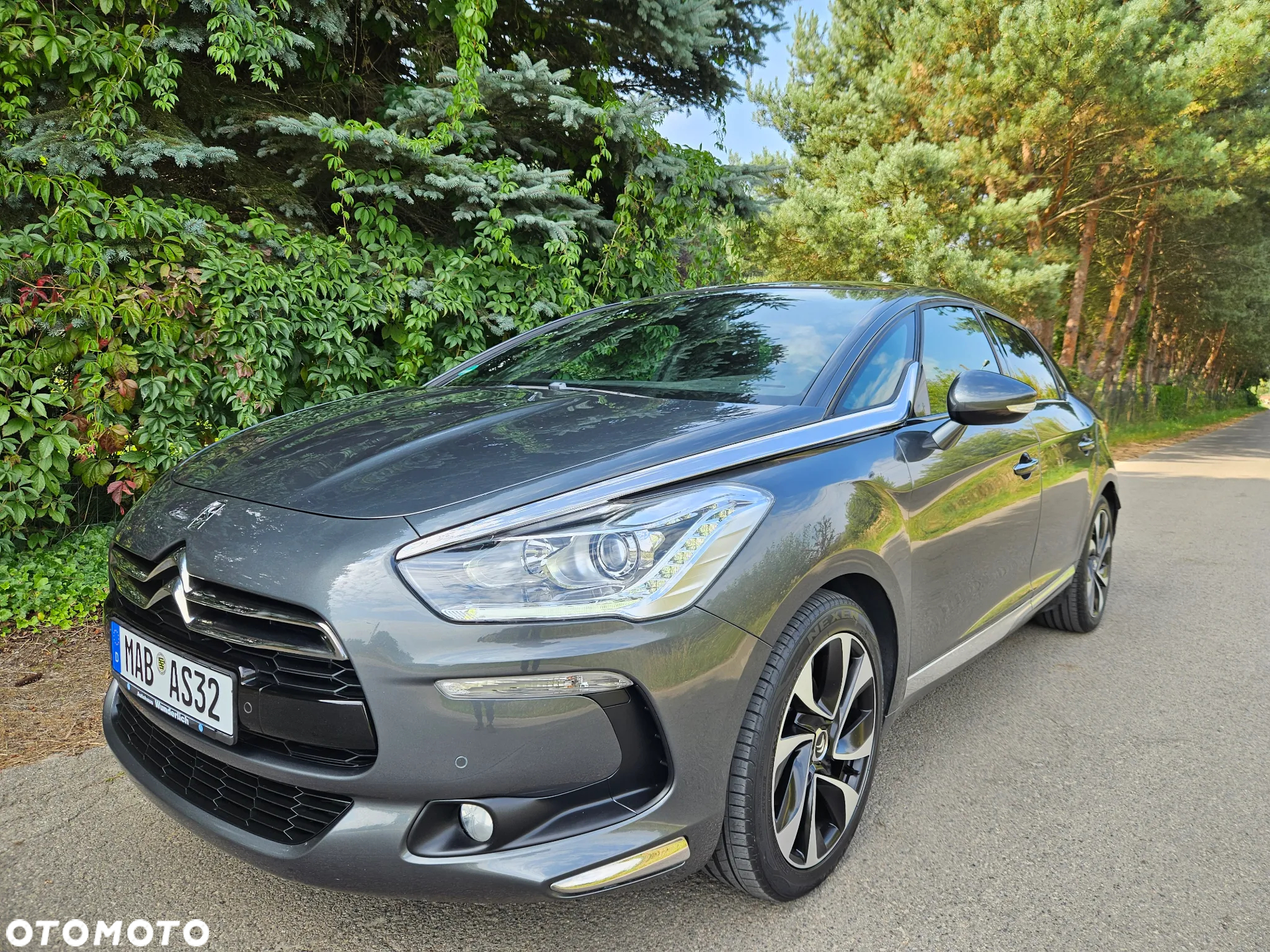 Citroën DS5 1.6 THP SoChic - 2