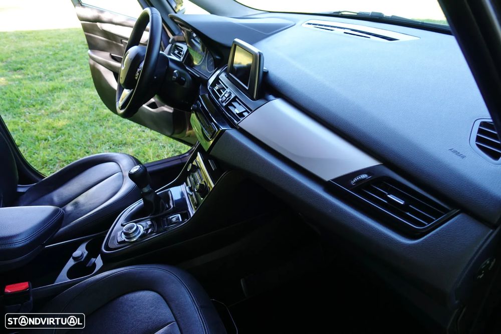 BMW 216 Active Tourer d Pack M - 38