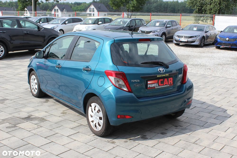Toyota Yaris Hybrid 100 Premium - 7