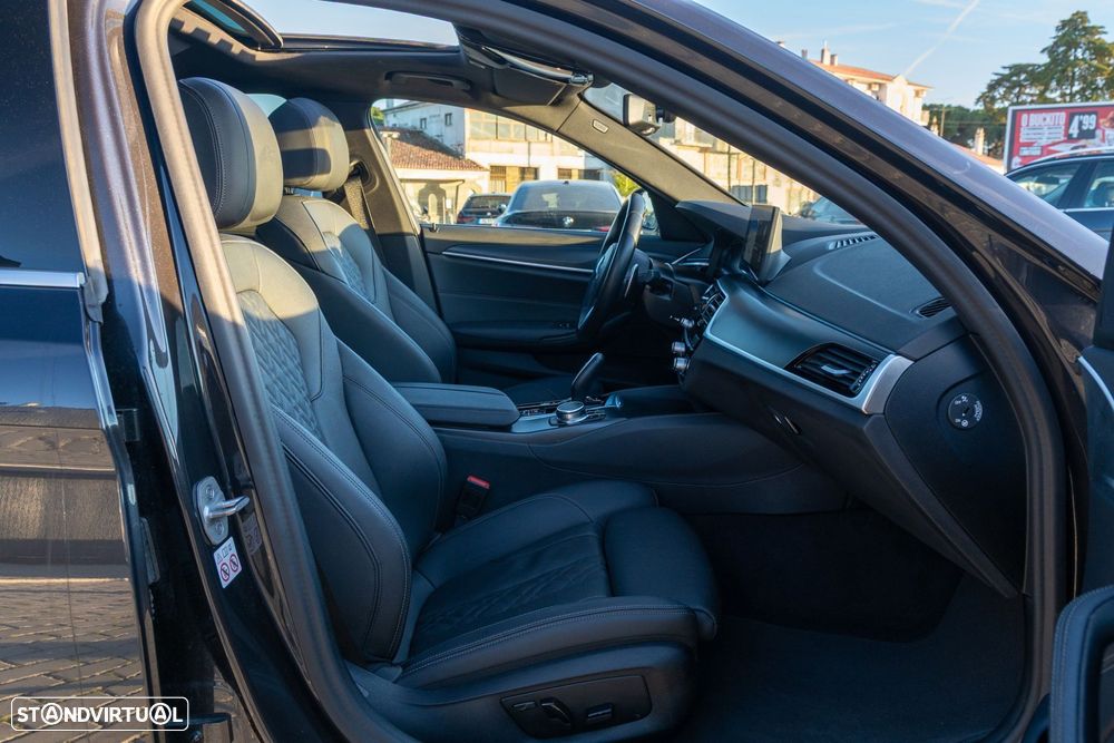 BMW 530 e Pack M - 17