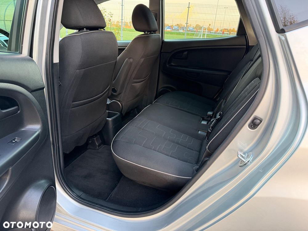 Kia Venga - 19