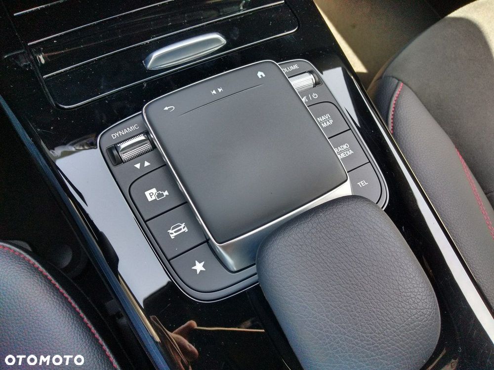 Mercedes-Benz CLA - 25