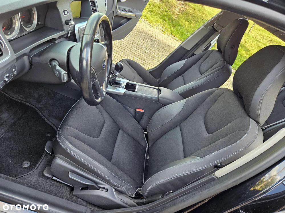 Volvo V60 D2 Kinetic - 14