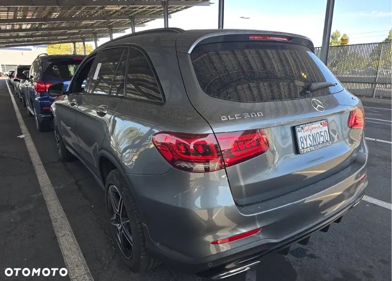 Mercedes-Benz GLC 300 4Matic 9G-TRONIC AMG Line - 5
