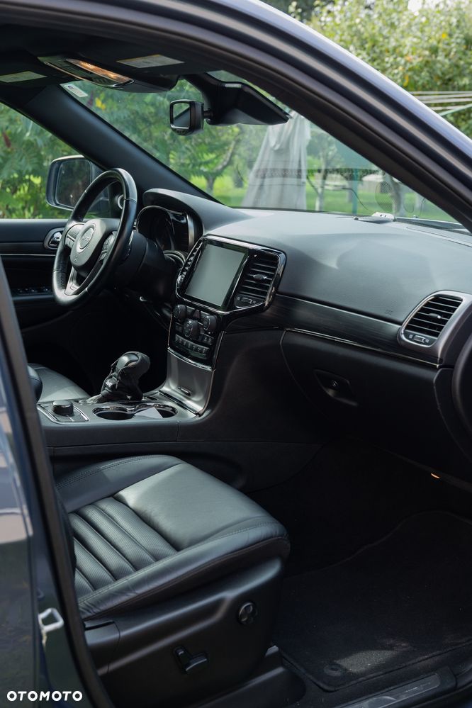 Jeep Grand Cherokee - 8