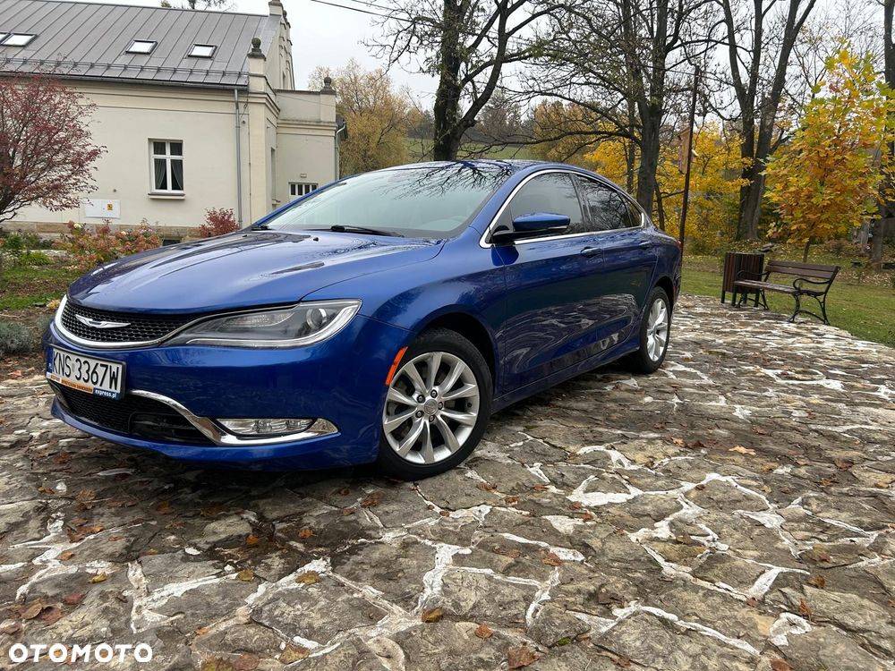 Chrysler 200