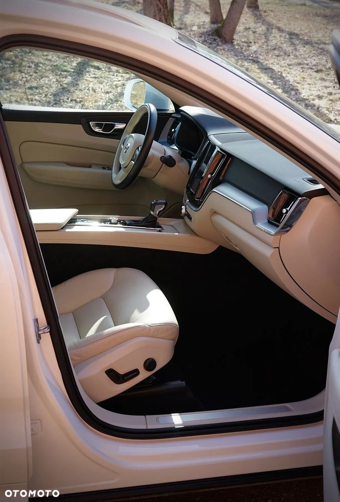 Volvo XC 60 T6 AWD Geartronic Momentum - 13