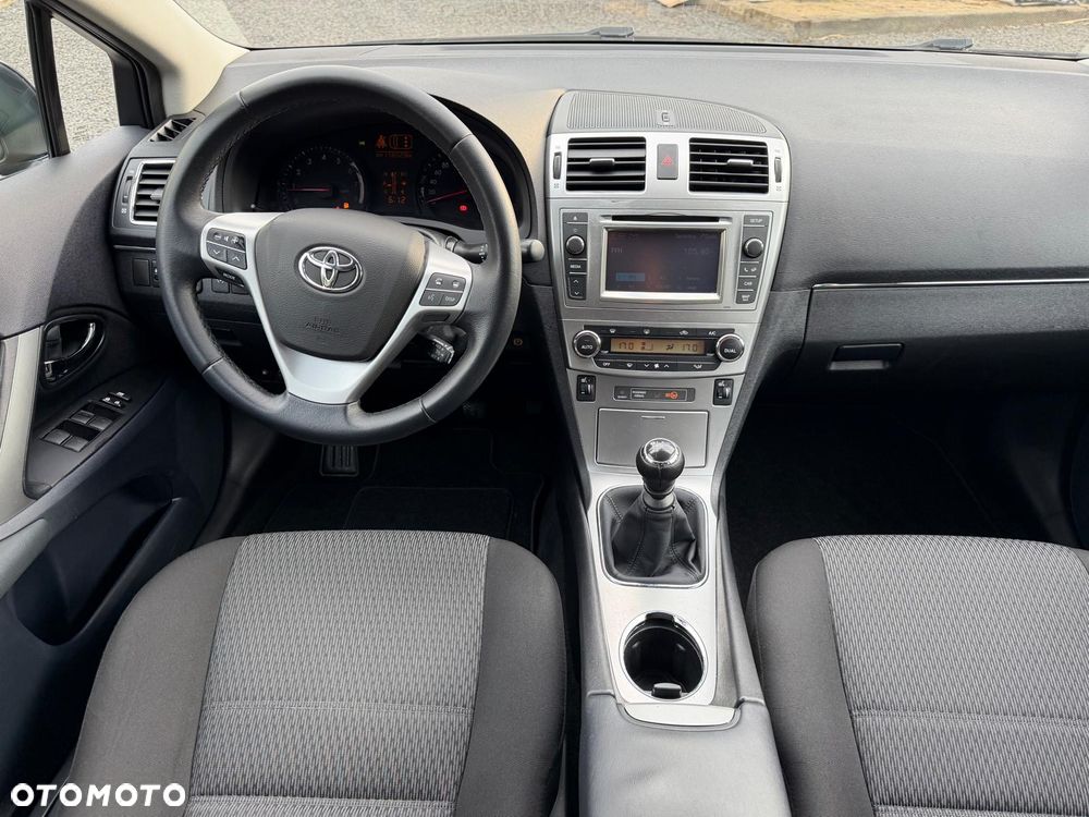 Toyota Avensis 1.8 Executive - 21