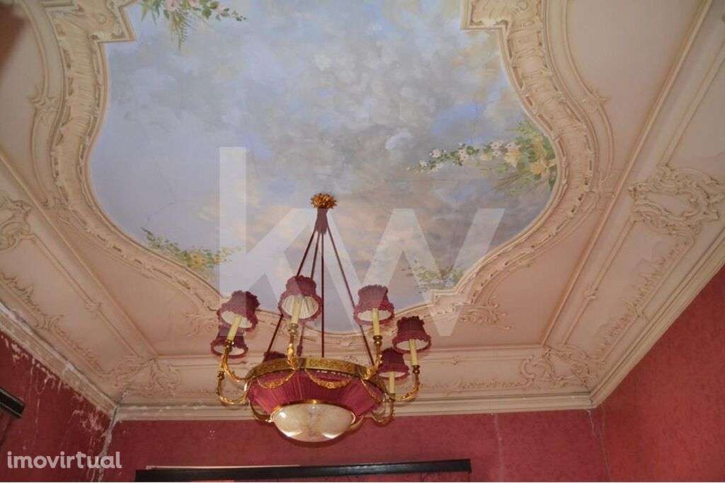 Palácio CASA GRANDE para Venda no Centro do Tortosendo do Sec. XX - Grande imagem: 5/59