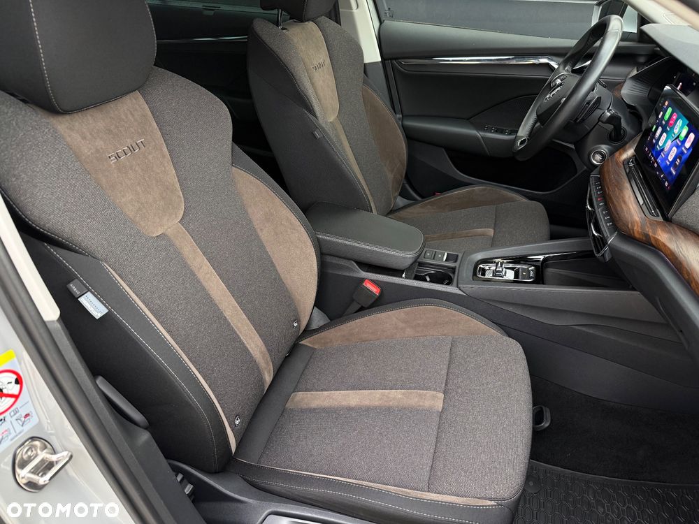 Skoda Octavia 2.0 TDI DSG 4x4 Scout First Edition - 24