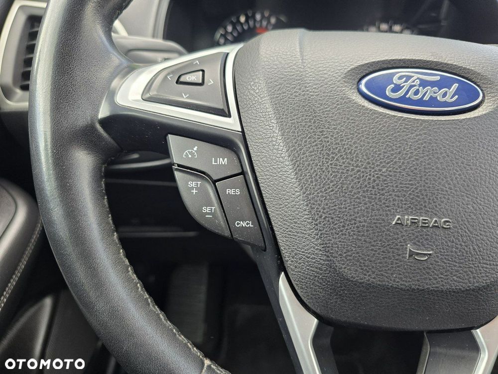 Ford S-Max - 17