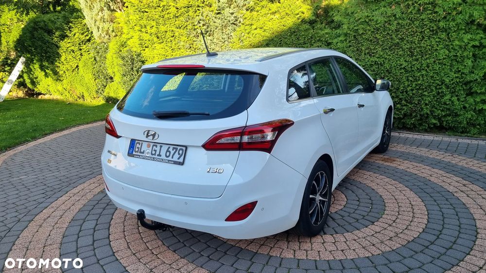 Hyundai i30 Fastback 1.6 CRDI Premium - 9