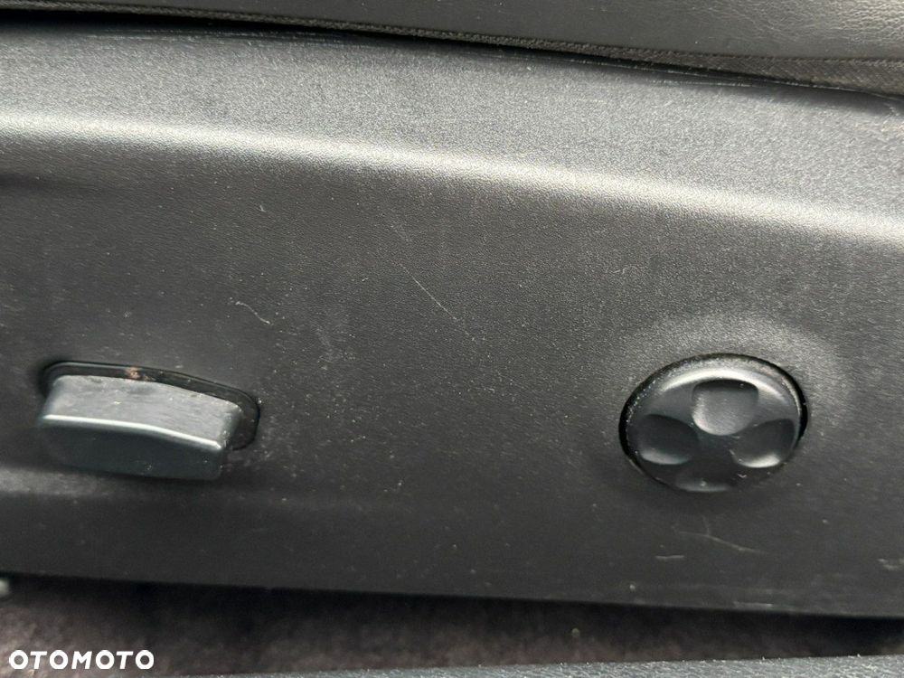 Dodge Challenger - 16