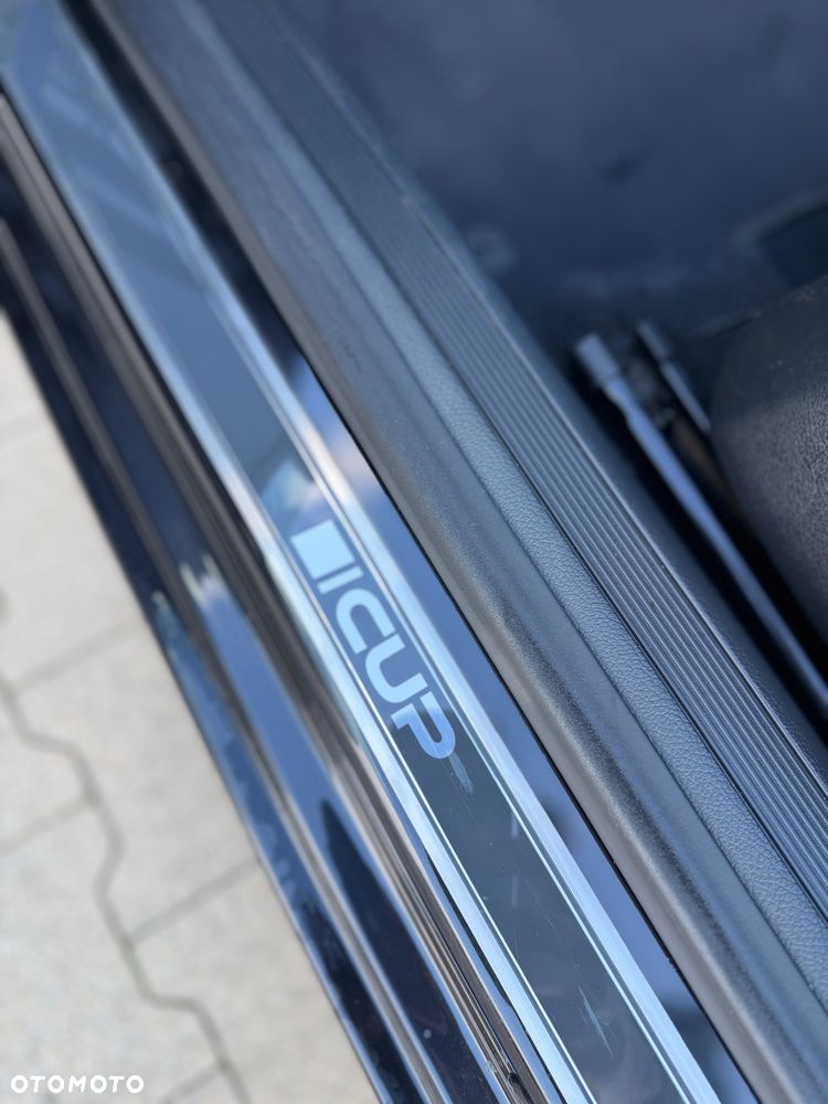 Volkswagen Golf - 21