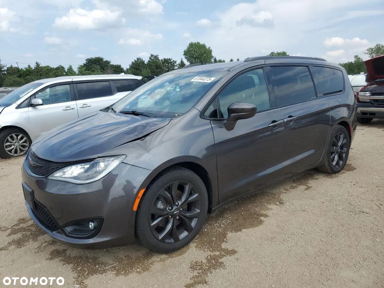 Chrysler Pacifica - 1