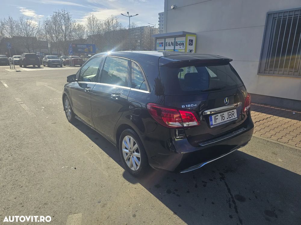 Mercedes-Benz EQB - 4