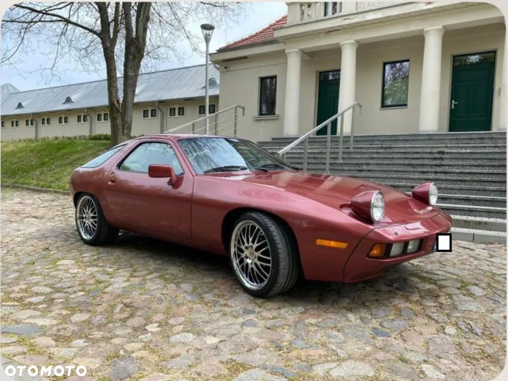 Porsche 928 - 1