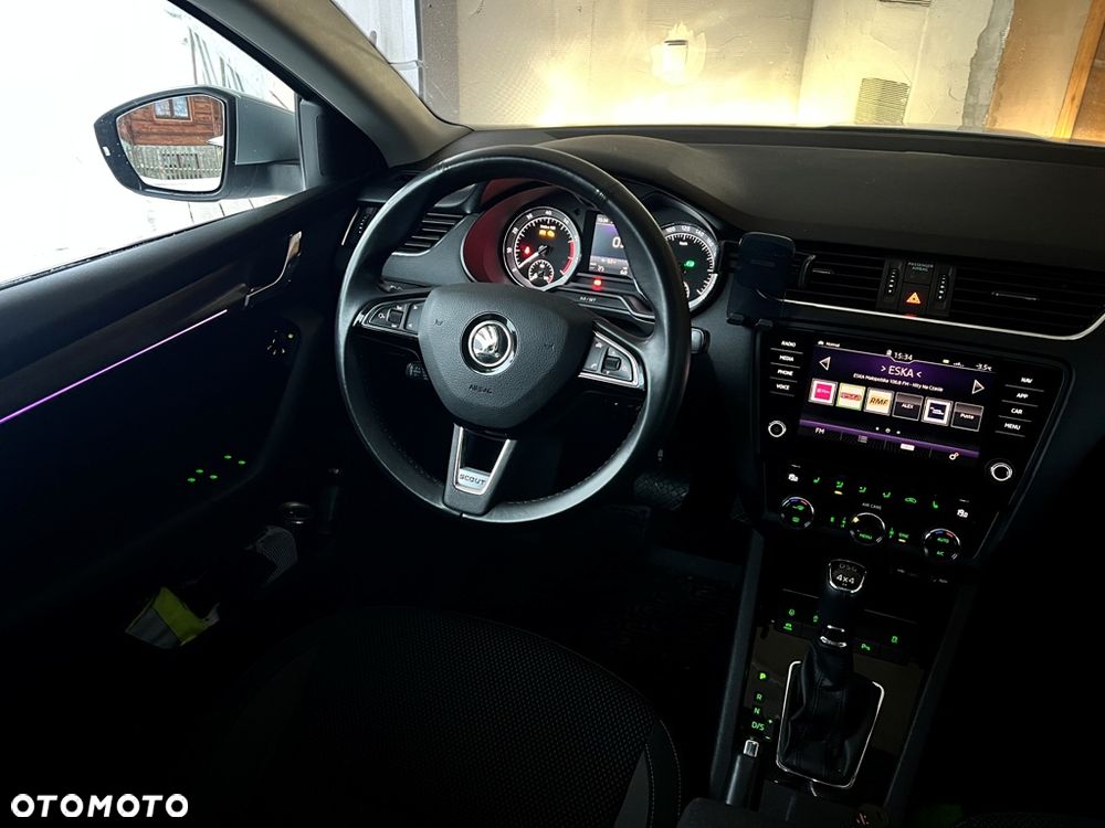 Skoda Octavia 1.8 TSI 4x4 DSG Scout - 28
