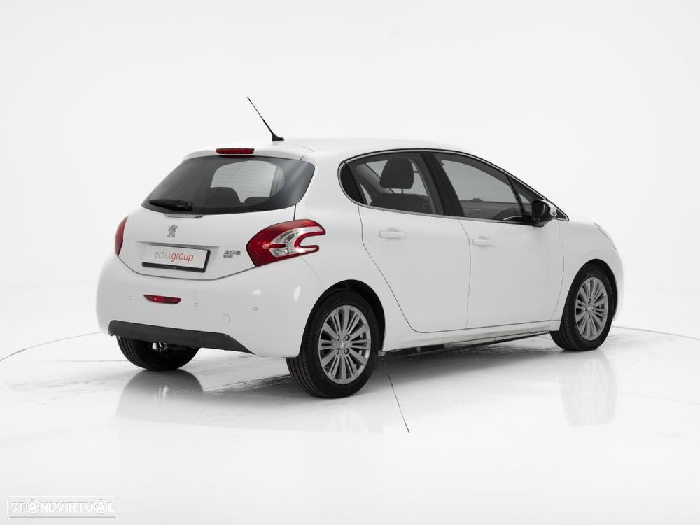 Peugeot 208 - 3