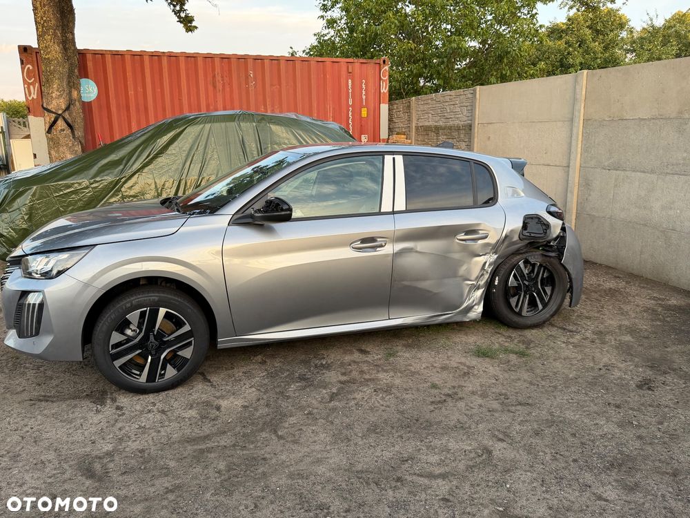Peugeot 208 - 11
