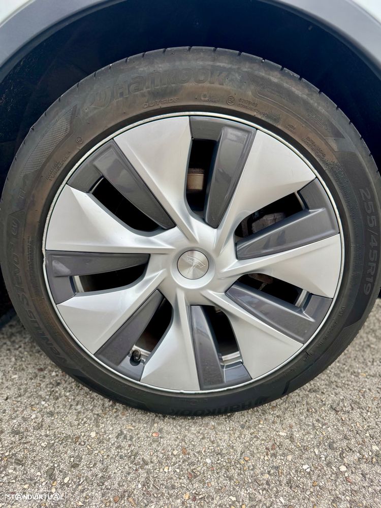 Tesla Model Y RWD - 14