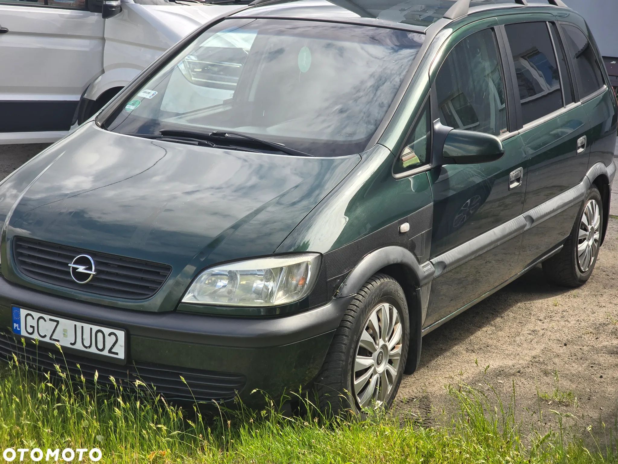 Opel Zafira 1.8 16V Comfort - 1