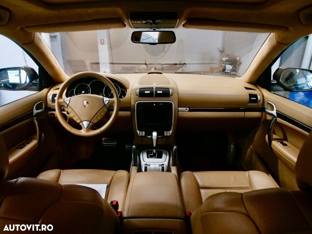 Porsche Cayenne - 5