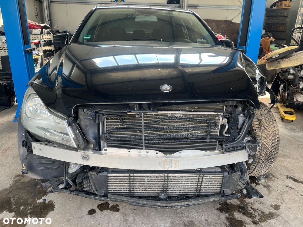 Mercedes-Benz Klasa C 200 CDI DPF (BlueEFFICIENCY) Avantgarde - 2