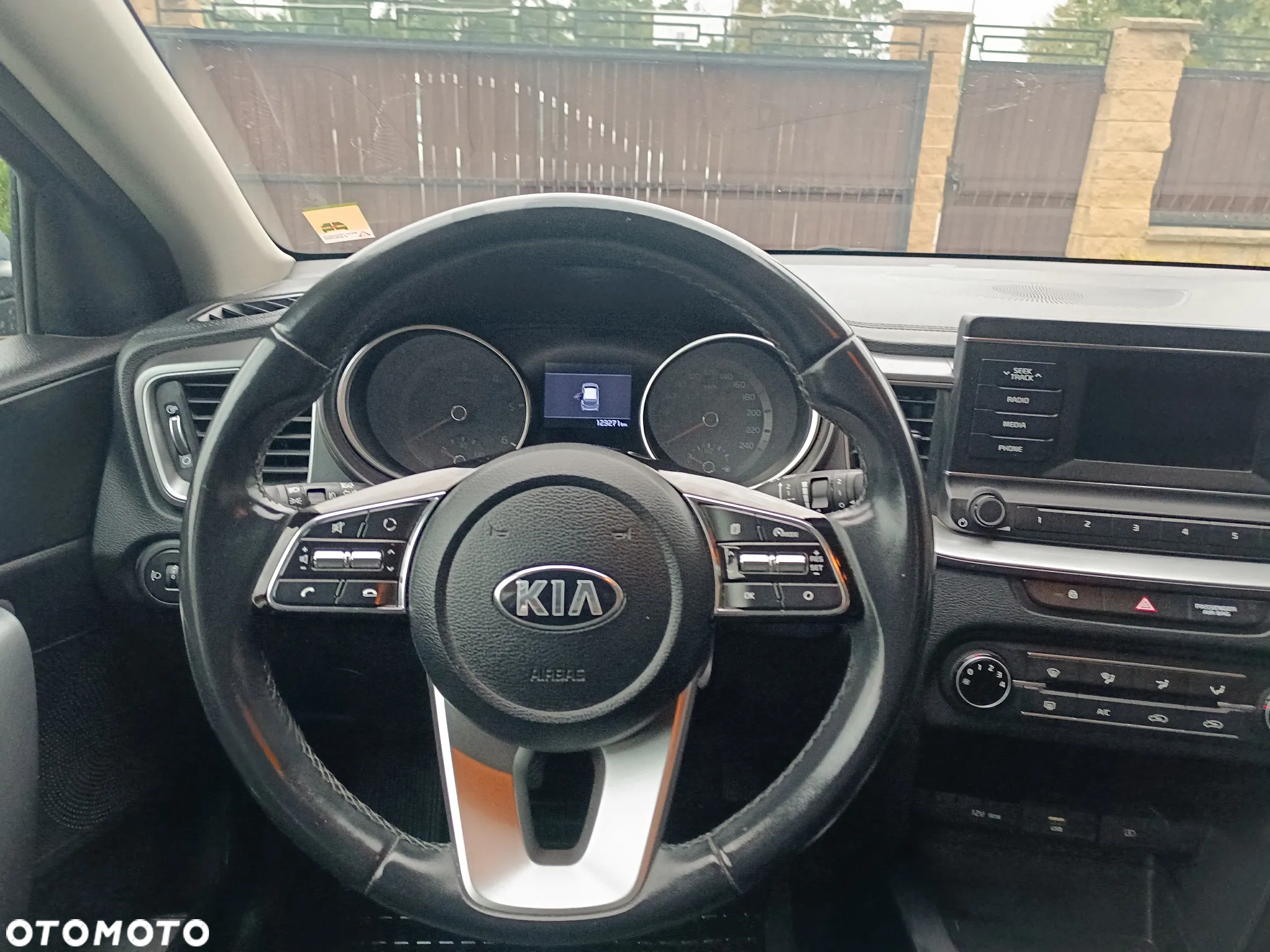 Kia Ceed 1.6 CRDi mHEV M - 6