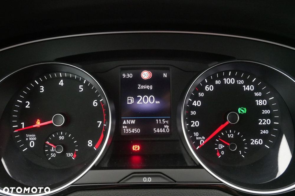 Volkswagen Passat 2.0 TSI Business DSG - 9
