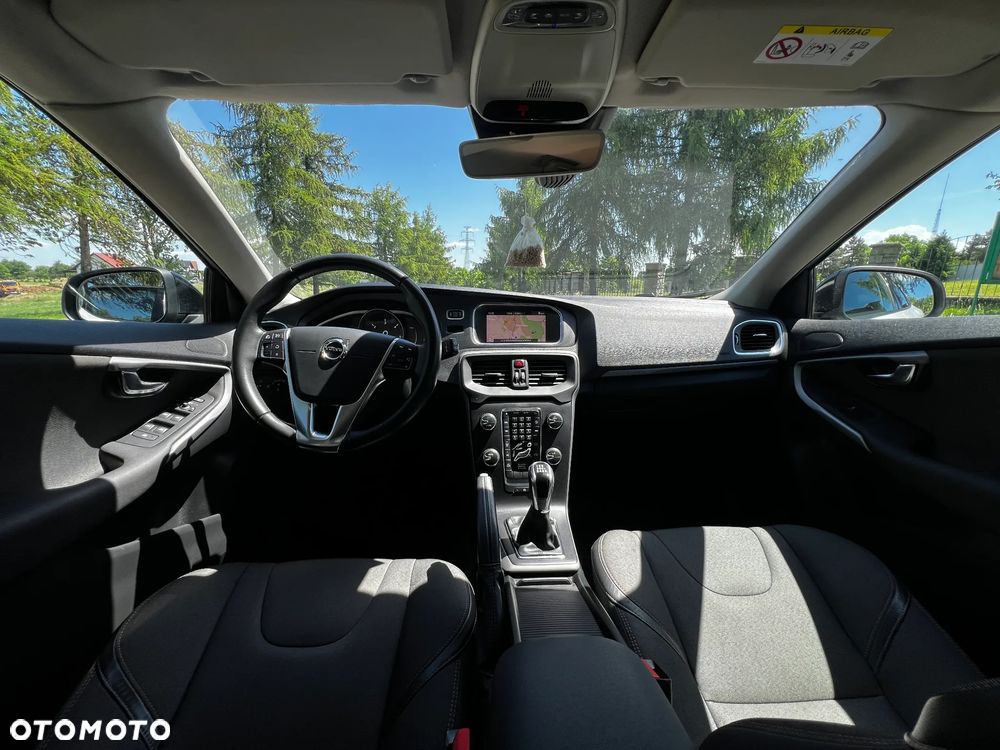 Volvo V40 Cross Country D2 Momentum - 9
