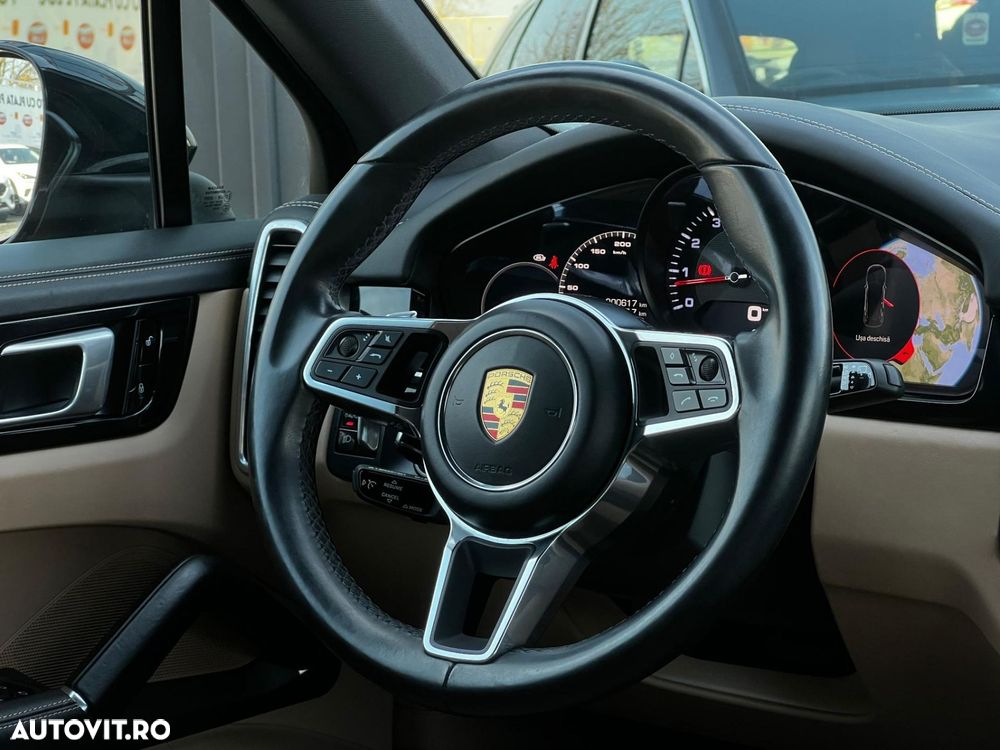 Porsche Cayenne - 10