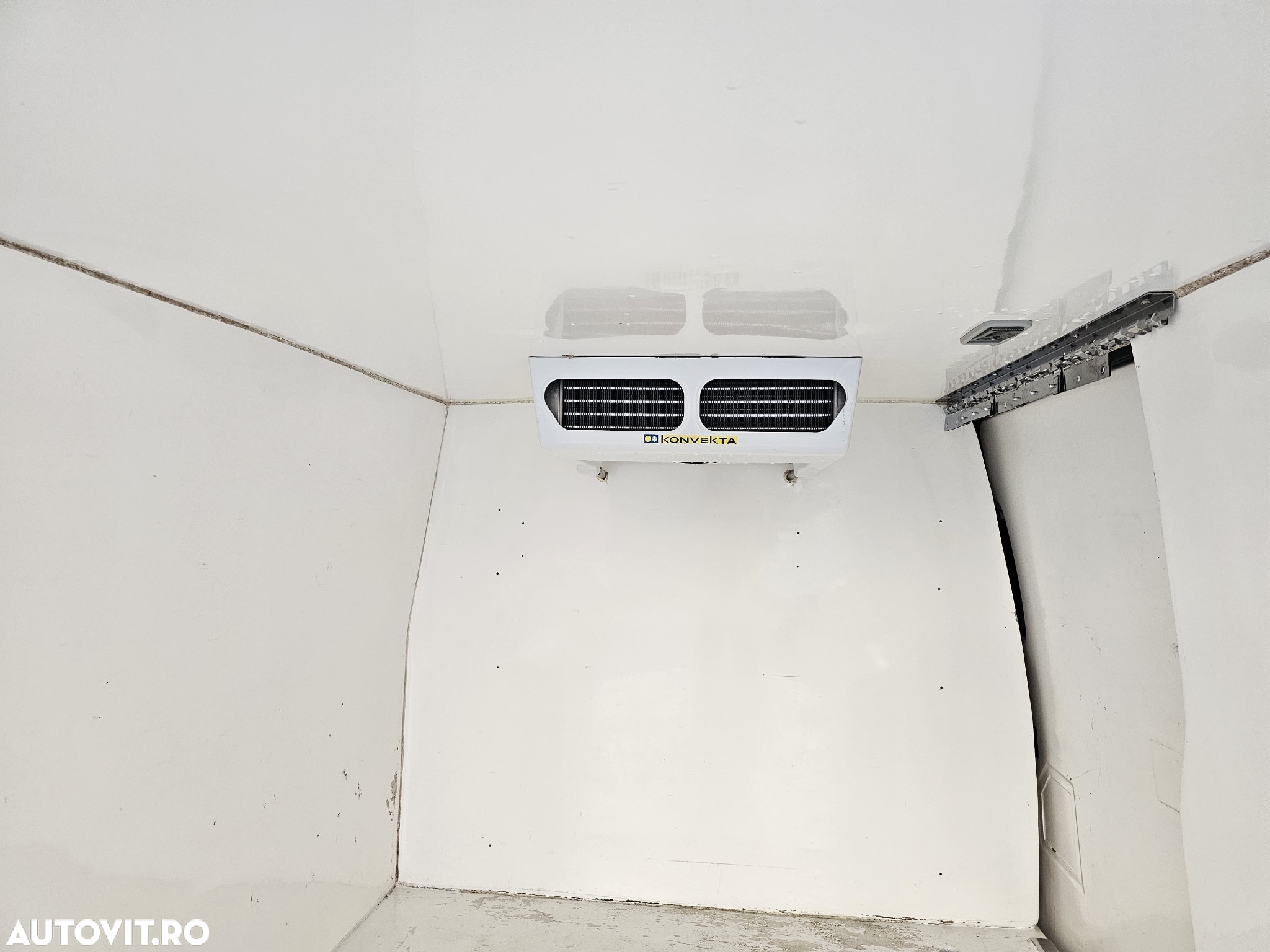 Volkswagen Transporter ( T6 ) - 2.0 TDI - FRIGORIFIC - 7