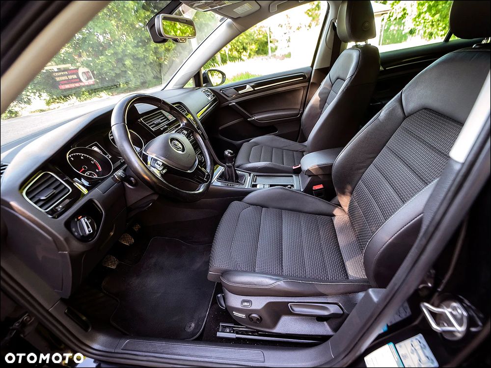 Volkswagen Golf - 18