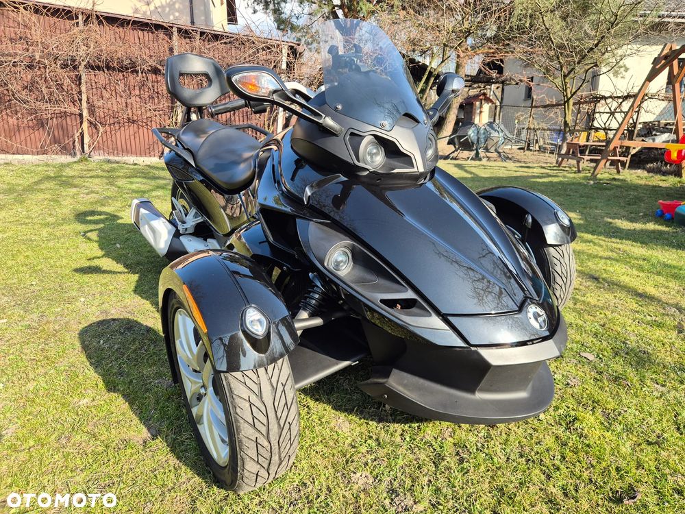 Can-Am Spyder - 8