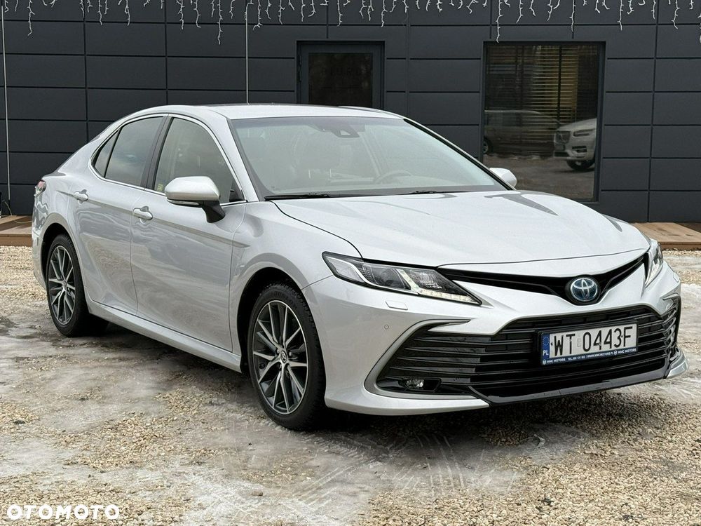 Toyota Camry - 1