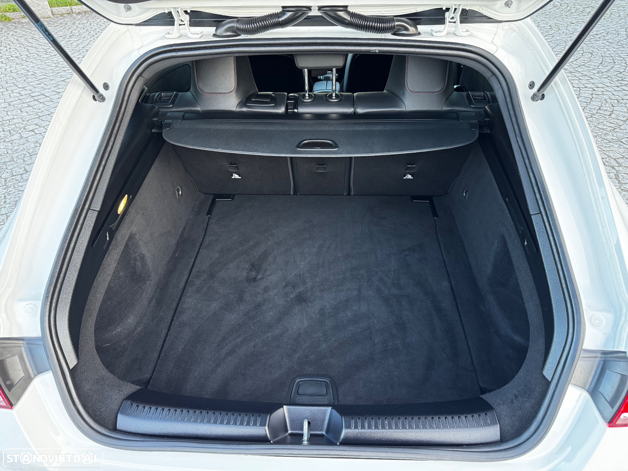 Mercedes-Benz CLA 180 d Shooting Brake AMG Line Aut. - 18