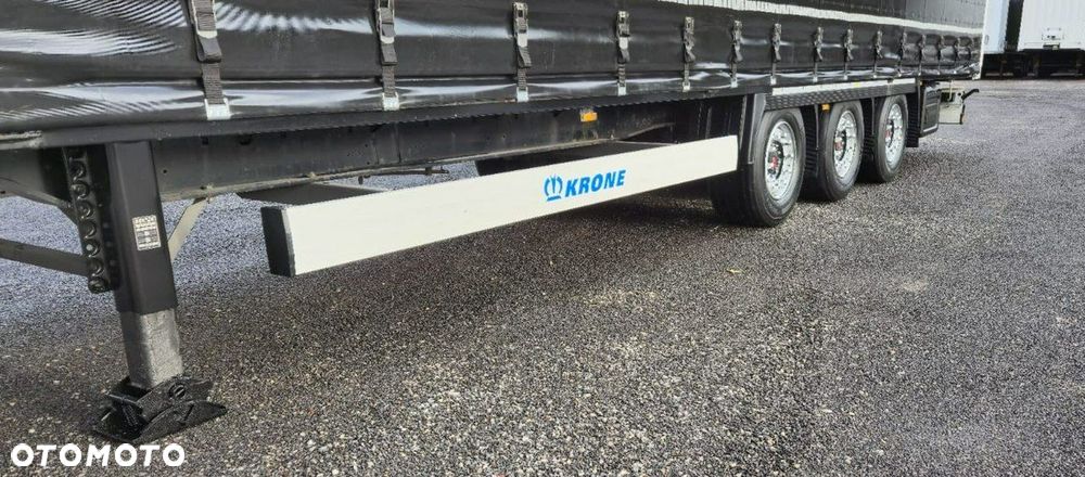 Krone Firana Mega, Dach Podnoszony - 14