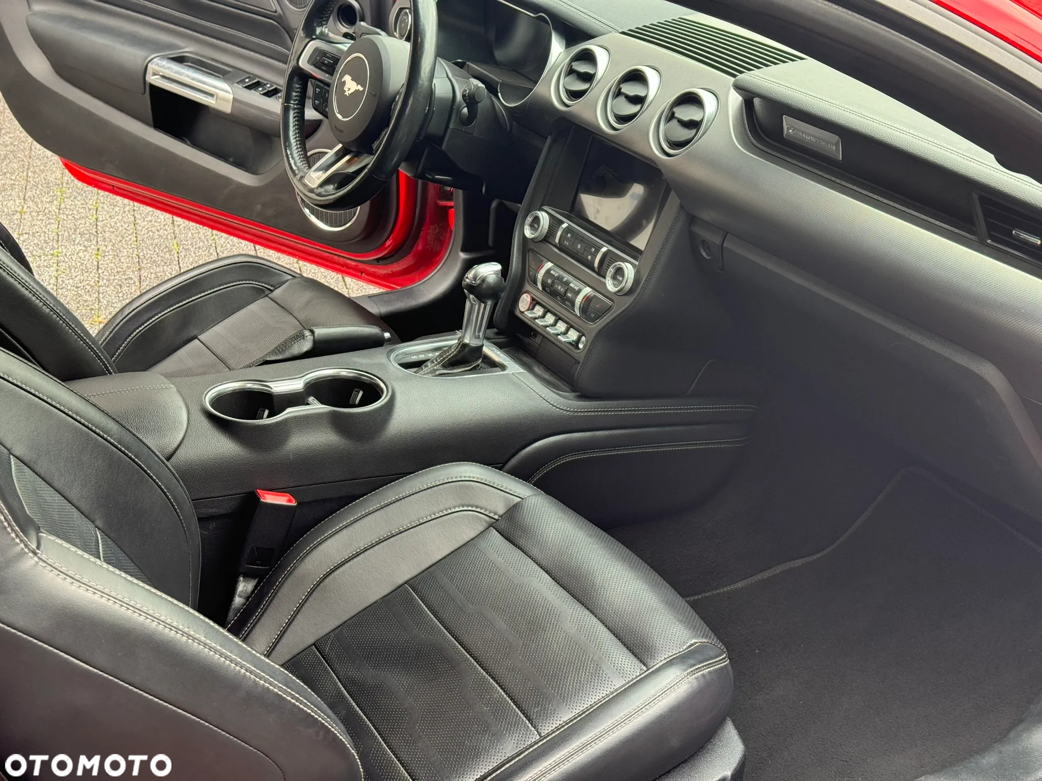 Ford Mustang 5.0 V8 GT - 26