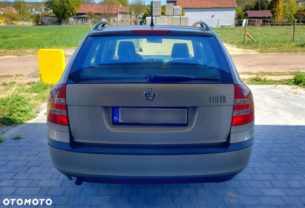 Skoda Octavia 1.6 Tour - 4