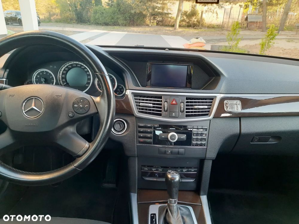 Mercedes-Benz Klasa E 250 CDI 4-Matic BlueEff - 14