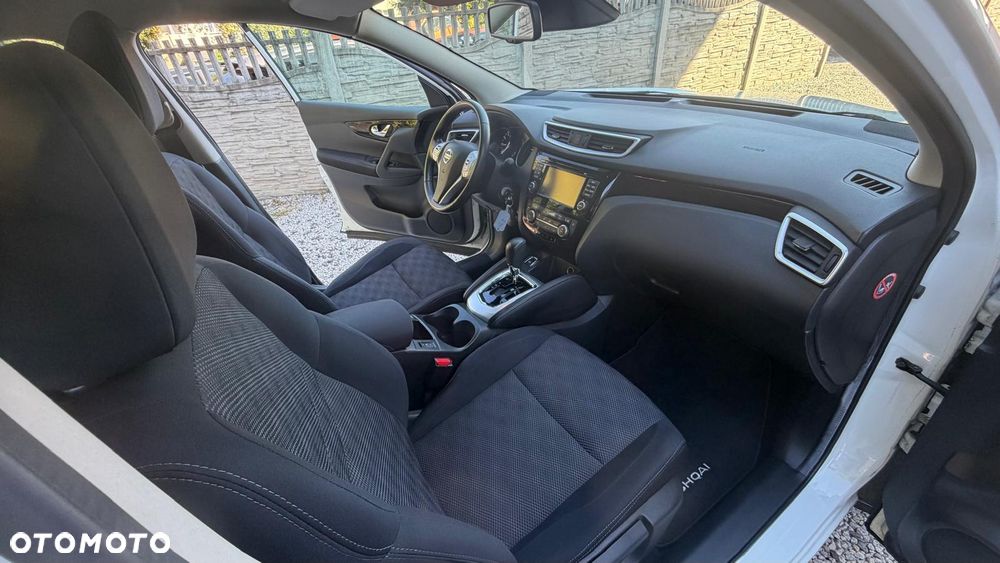 Nissan Qashqai 1.2 DIG-T Xtronic ACENTA - 32