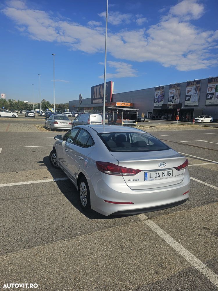Hyundai Elantra 1.6 MPi Comfort - 5