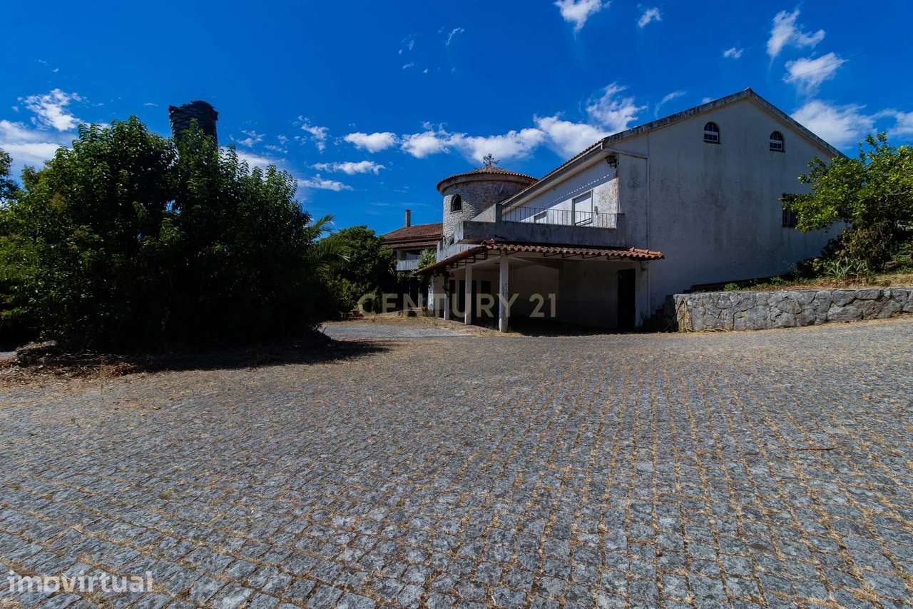 MORADIA T4 - Grande imagem: 2/44