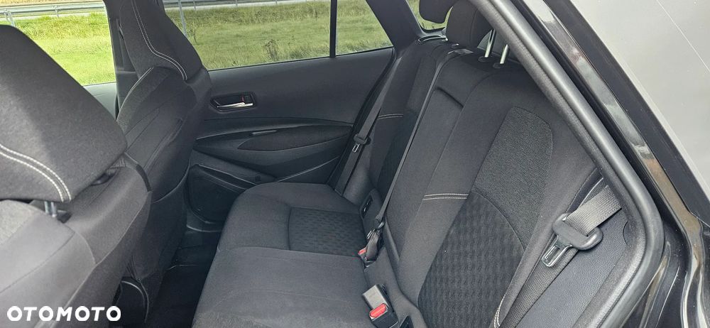 Toyota Corolla 1.8 Hybrid Comfort - 17