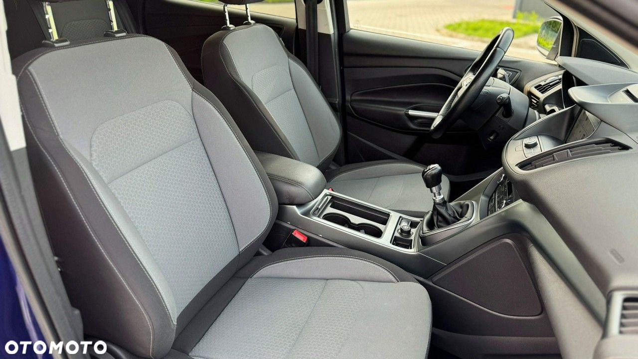 Ford Kuga 2.0 TDCi FWD Titanium - 22