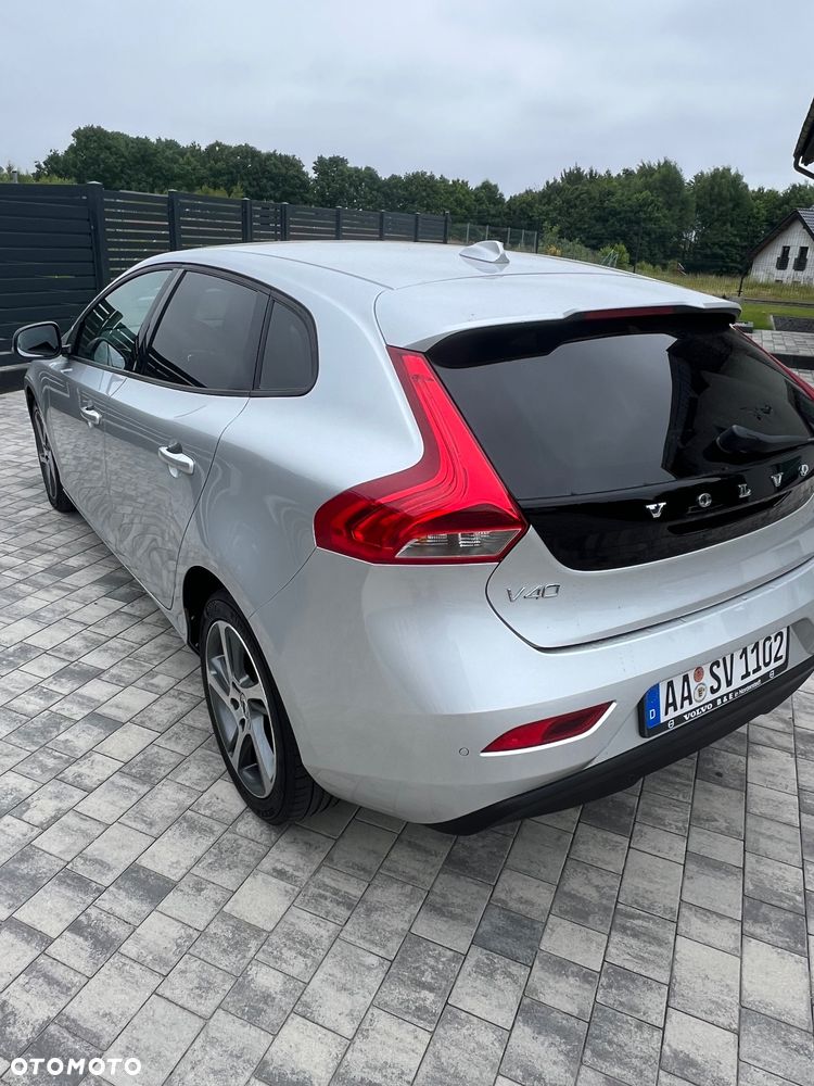 Volvo V40 D2 Drive-E Momentum - 8