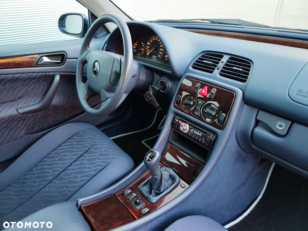 Mercedes-Benz CLK - 32