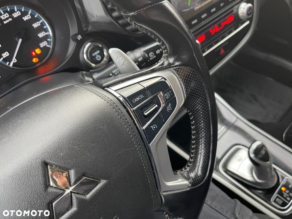 Mitsubishi Outlander 2.4 4WD Diamant+ - 16